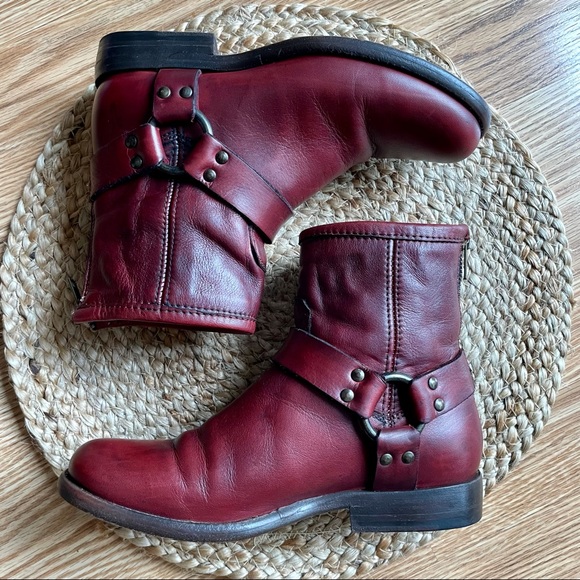 Frye Women’s Phillip Harness Short Boots in Burnt Red Size 5.5 - Picture 1 of 11